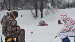 Семейный фестиваль зимней рыбалки «Мормышка» прошёл в парке «Скитские пруды» 5 января 