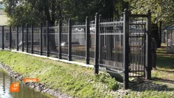 Город освобождают от заборов
