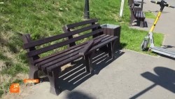 Кто сломал скамейки?