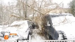 Стихия повредила автомобили