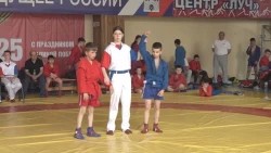 На «Луче» стартовал открытый турнир по самбо «Победа»