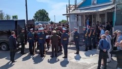 Округ простился с героем