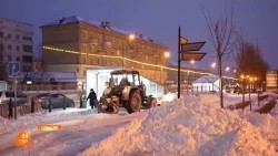 Чистят от снега и наледи
