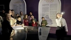 Посетители Сергиево-Посадского музея-заповедника знакомились с произведениями искусства с фонарём в руках