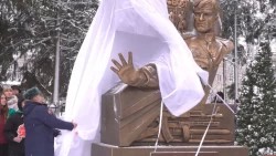 Памятник медикам открыли на Ферме