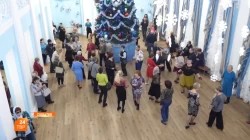 Под звуки оркестра