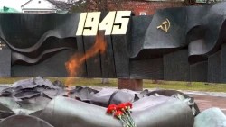 Мемориал «Вечный огонь» проинспектировали народные избранники