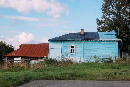 сентябрь 2026, кривой дом в Язвицах