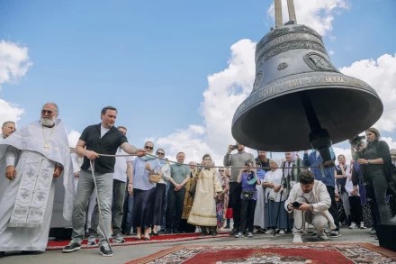 май 2026, новые колокола на церкви Петра и Павла