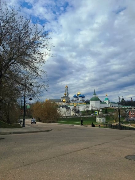 Лавра весенняя