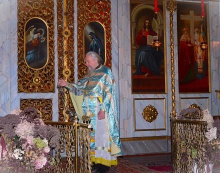 В Крестовоздвиженском храме