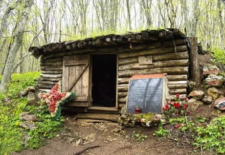 Партизанская землянка