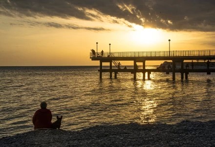 Двое у причала
