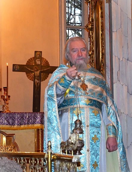 Настоятель Крестовоздвиженского  храма  протоиерей о. Андрей