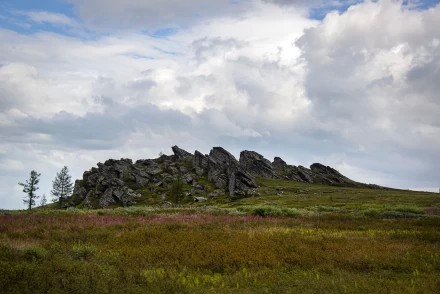 Скалы в тундре