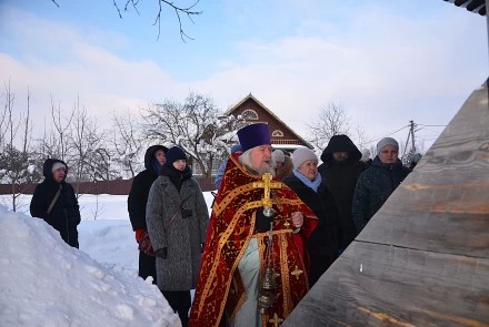 Молебен у крестильной часовни прмч. архимандрита Кронида