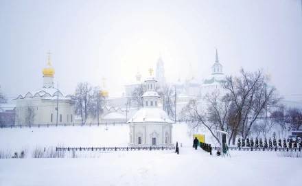 Лавра, снег, метель