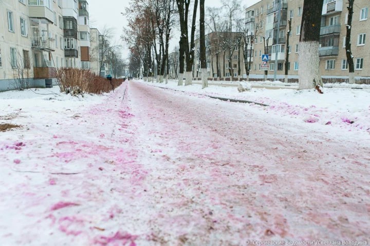 Комплимент по-пересветовски: розовый снег и признание в любви