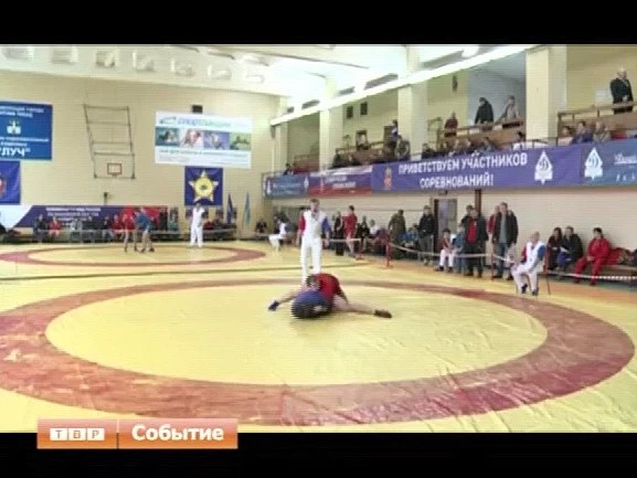 Новичкам здесь не место. В спорткомплексе "Луч" состоялся турнир по самбо памяти Сергея Тропинова