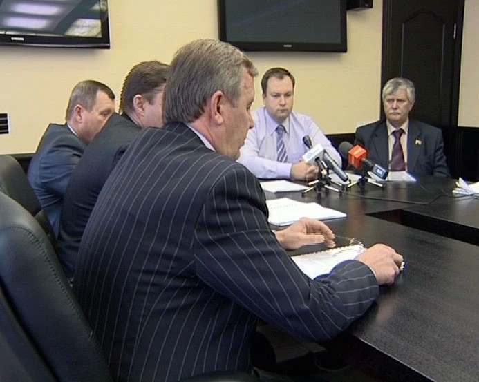 Городские депутаты говорят об отставки Николая Маслова