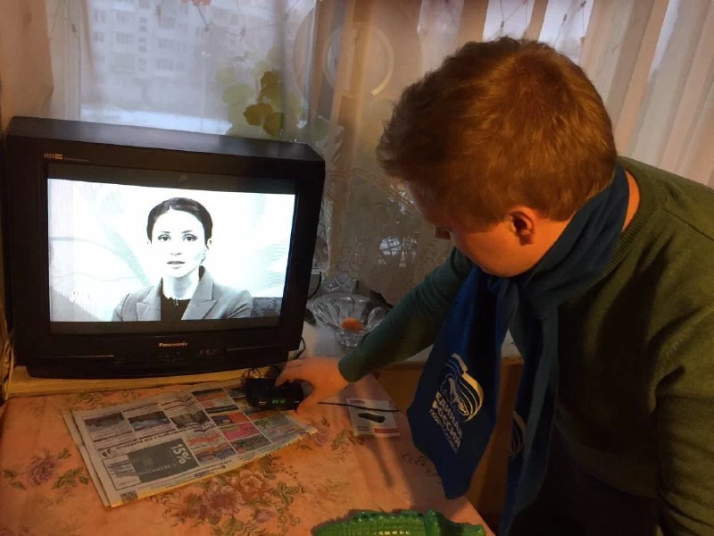 Настроить пожилым людям цифровое ТВ помогли единороссы Сергиево-Посадского района