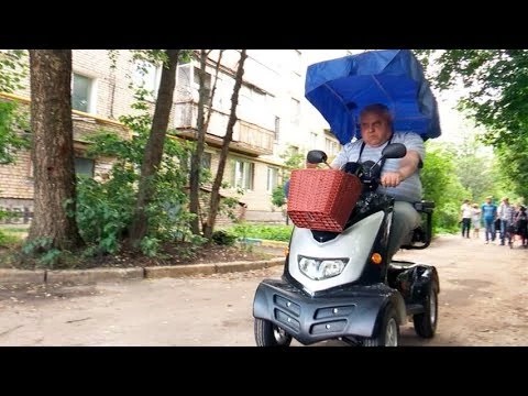 Батарея нового кресла-коляски заряжается на 100 км