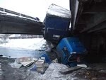 Фура в реку