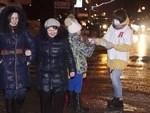 “Молодогвардейцы” раздали маски