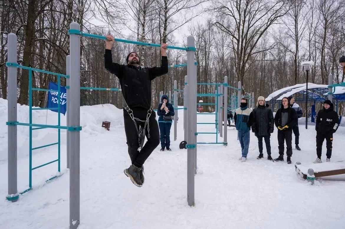 День защитника Отечества городские парки «Скитские пруды» и «Покровский» отметили программой «Разрешите поздравить?»