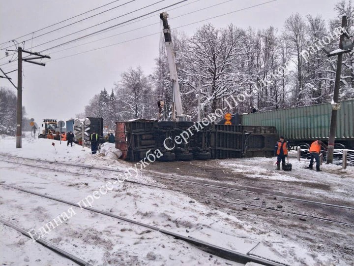 Авария в Наугольном: движение перекрыто, общественный транспорт ходит с задержками