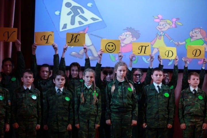 Агитация по правилам дорожного движения состоялась в школе №18