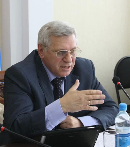 Василий Гончаров о дорожном движении, аварийном жилье, незаконной торговле и миграционной политике