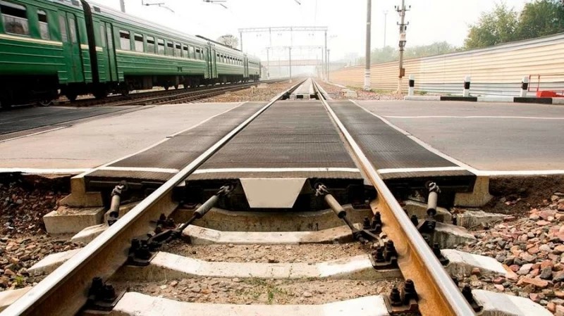 Более 60 железнодорожных переездов отремонтировали в Подмосковье