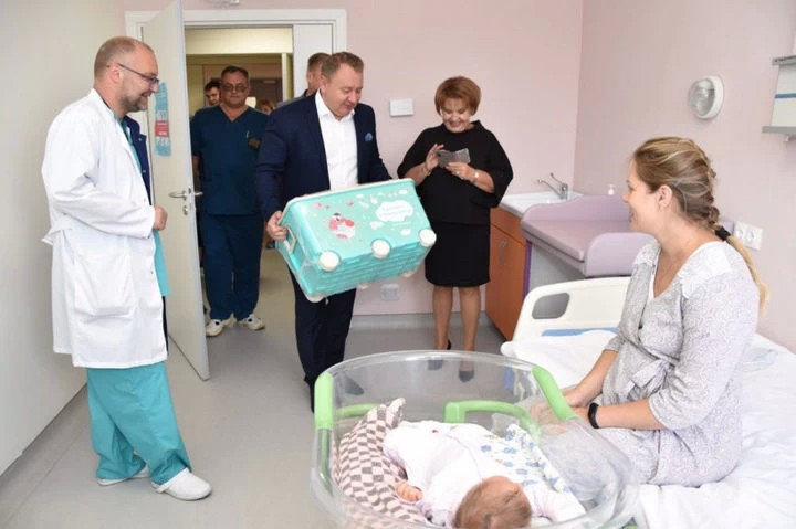 Сергиевопосадским роженицам начали вручать подарочные наборы «Я родился в Подмосковье»