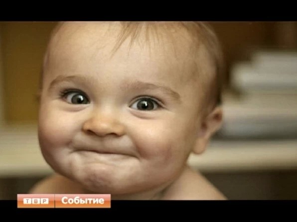 От улыбки, как известно, хмурый день светлей