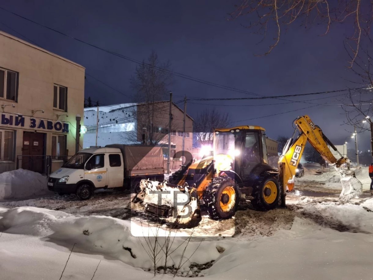 Крупная авария на сетях холодного водоснабжения на Московском шоссе полностью устранена