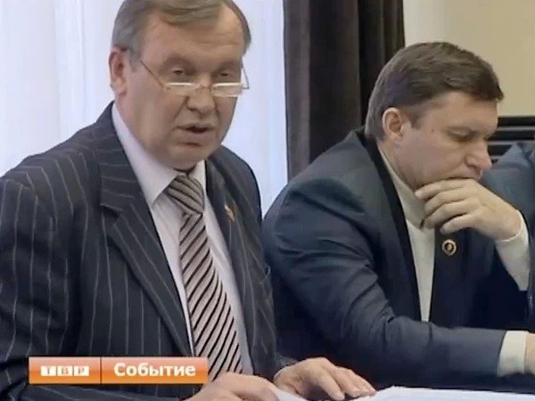 Городские депутаты говорят об отставке Николая Маслова