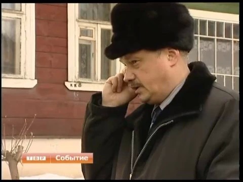 В Сергиевом Посаде на улице Пионерская под асфальт ушел автомобиль