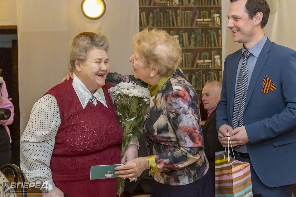 Управление соцзащиты поздравило ветеранов