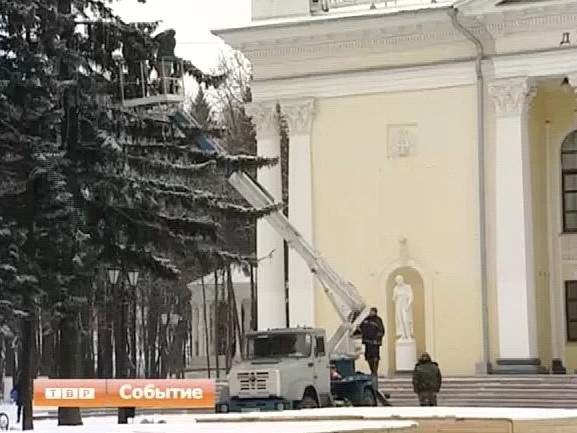 Праздник приближается. В Сергиевом Посаде продолжается оформление улиц к Новому году