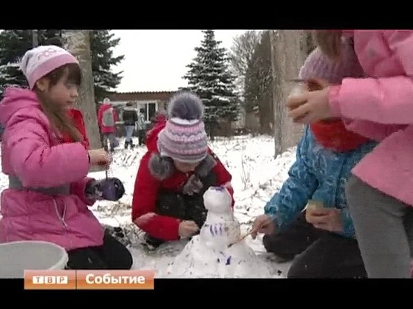 В Бужанинове дали мастер-класс по лепке снеговика