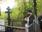 Народный памятник герою