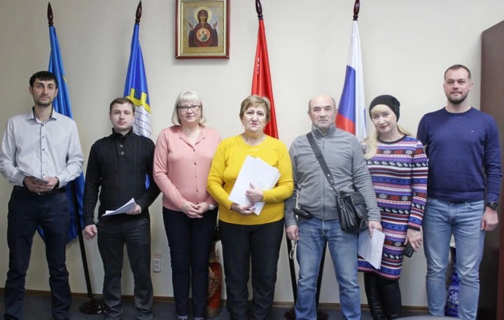 Жителям Пересвета, стоявшим в очереди 30 лет, вручили ключи от квартир