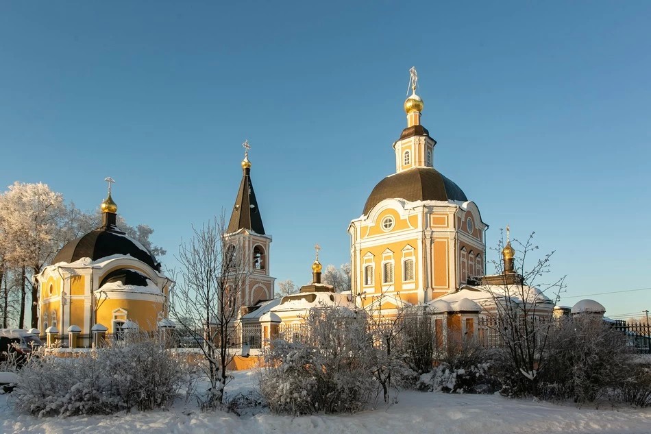 Три каменных храма