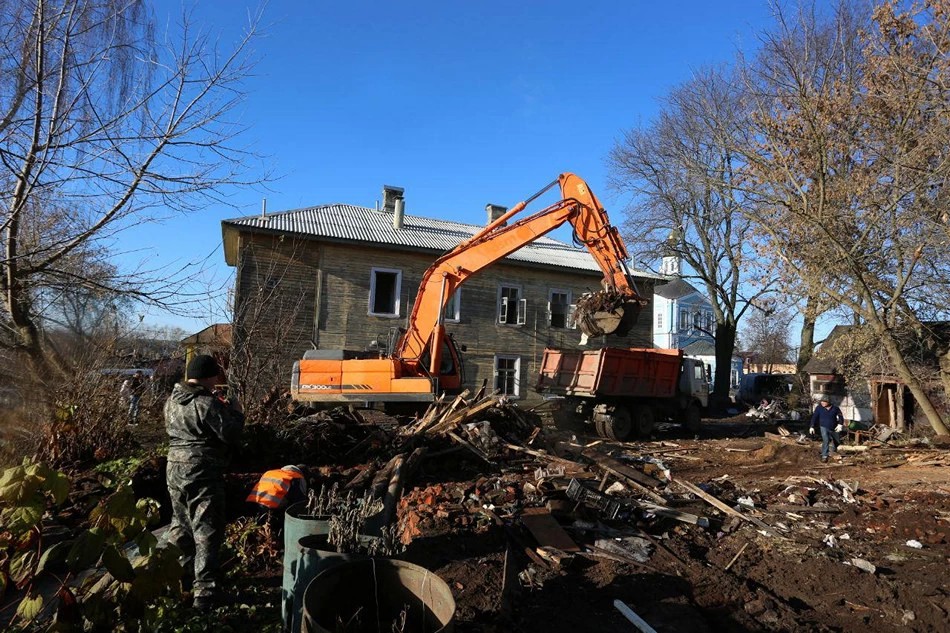 В центре Сергиева Посада снесли 90-летний дом