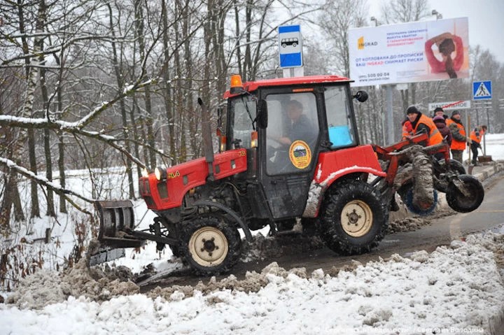В Сергиевом Посаде продолжается расчистка улиц от снега
