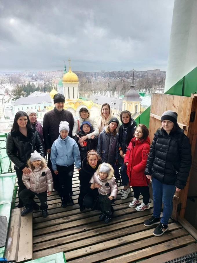Троице-Сергиеву Лавру посетили беженцы из Донбасса и юго-восточной части Украины