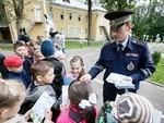 Детей учили безопасности на дорогах