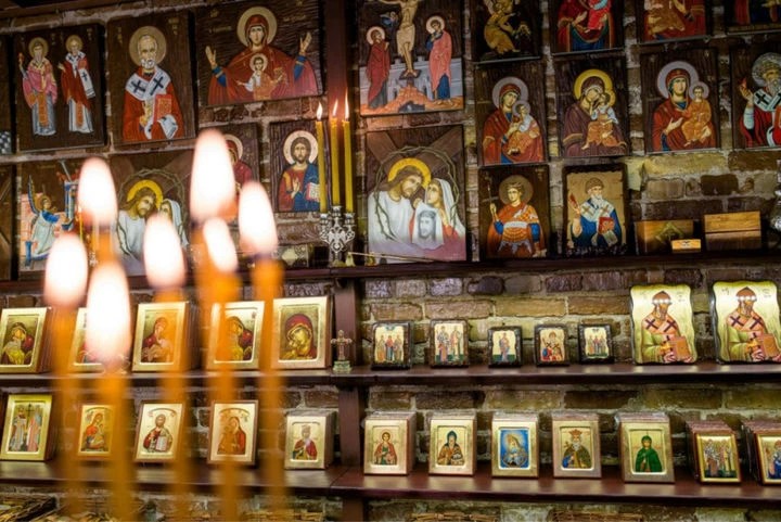Задержан подозреваемый в совершении серии краж икон в Свято-Троицкой Лавре