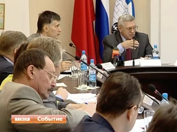 Кто кому должен?